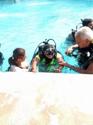 6 (1) (1) (1) (1) (1) (1) (1) (1) (1) (1) (1) (1)